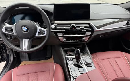 BMW 5 серия, 2021 год, 3 300 000 рублей, 6 фотография