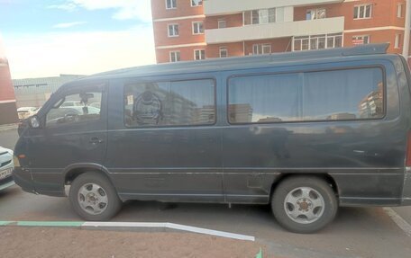 SsangYong Istana, 1998 год, 280 000 рублей, 2 фотография