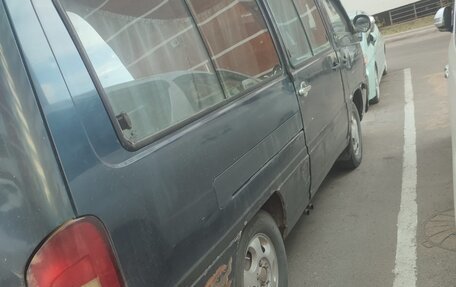 SsangYong Istana, 1998 год, 280 000 рублей, 3 фотография