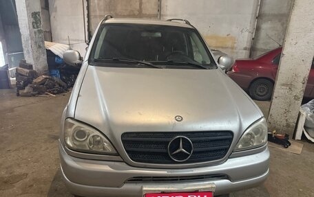 Mercedes-Benz M-Класс, 2001 год, 750 000 рублей, 1 фотография