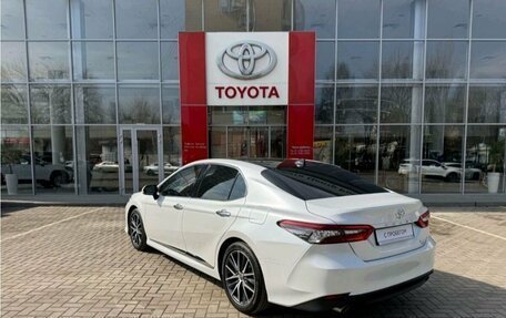 Toyota Camry, 2022 год, 4 070 000 рублей, 6 фотография