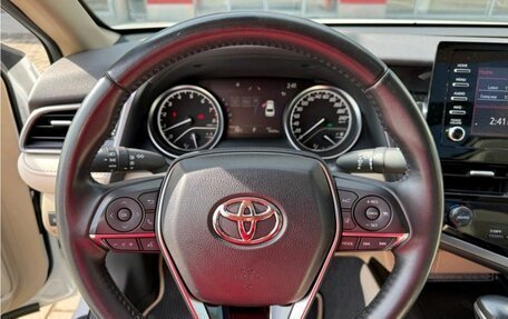 Toyota Camry, 2022 год, 4 070 000 рублей, 10 фотография