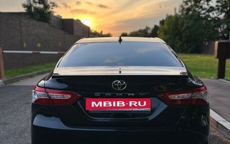 Toyota Camry, 2019 год, 2 750 000 рублей, 4 фотография