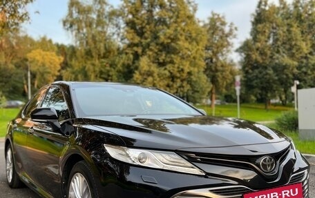 Toyota Camry, 2019 год, 2 750 000 рублей, 2 фотография