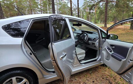 Toyota Prius, 2010 год, 1 150 000 рублей, 15 фотография