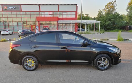 Hyundai Solaris II рестайлинг, 2017 год, 1 050 000 рублей, 10 фотография