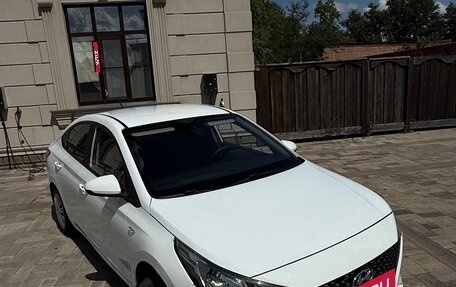 Hyundai Solaris II рестайлинг, 2020 год, 950 000 рублей, 3 фотография