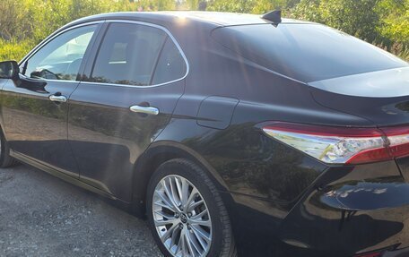 Toyota Camry, 2018 год, 2 450 000 рублей, 4 фотография