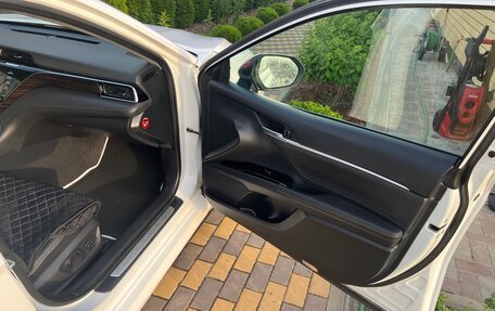 Toyota Camry, 2019 год, 2 800 000 рублей, 14 фотография