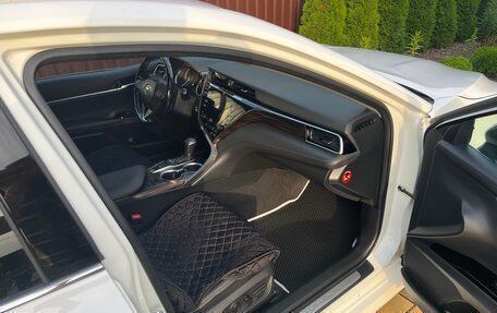 Toyota Camry, 2019 год, 2 800 000 рублей, 15 фотография