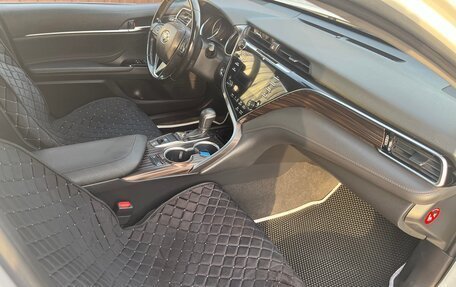 Toyota Camry, 2019 год, 2 800 000 рублей, 13 фотография