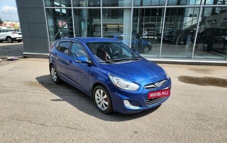 Hyundai Solaris II рестайлинг, 2011 год, 455 000 рублей, 2 фотография