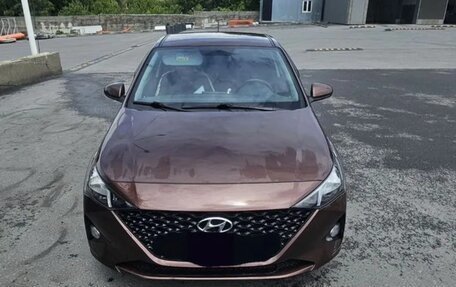 Hyundai Solaris II рестайлинг, 2021 год, 1 500 000 рублей, 2 фотография