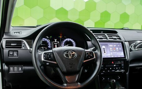 Toyota Camry, 2015 год, 1 600 000 рублей, 13 фотография