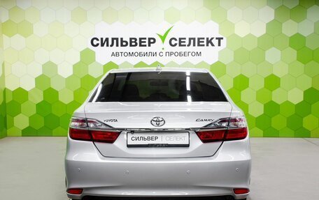Toyota Camry, 2015 год, 1 600 000 рублей, 4 фотография