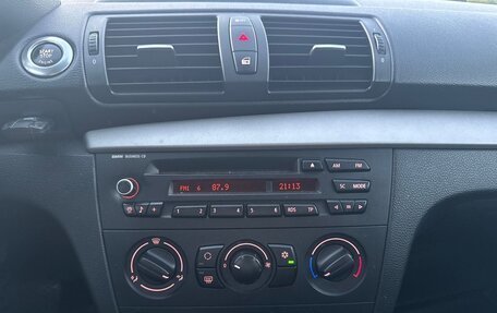 BMW 1 серия, 2011 год, 700 000 рублей, 22 фотография