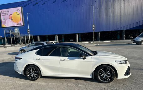 Toyota Camry, 2021 год, 3 700 000 рублей, 4 фотография
