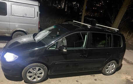 Volkswagen Touran III, 2008 год, 780 000 рублей, 3 фотография