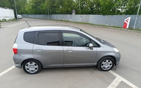 Honda Fit III, 2006 год, 400 000 рублей, 2 фотография