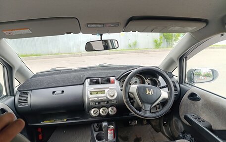 Honda Fit III, 2006 год, 400 000 рублей, 8 фотография