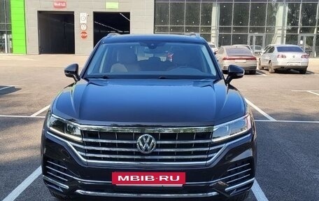Volkswagen Touareg III, 2019 год, 5 250 000 рублей, 2 фотография