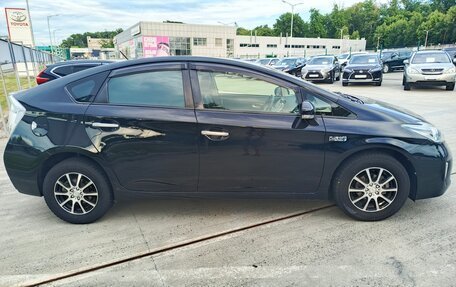 Toyota Prius, 2013 год, 1 450 000 рублей, 2 фотография