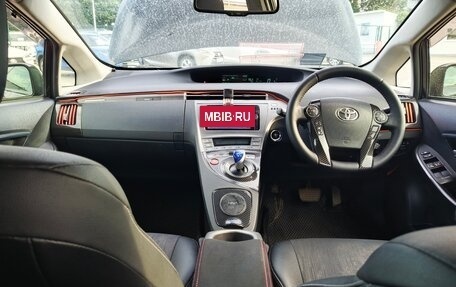 Toyota Prius, 2013 год, 1 450 000 рублей, 4 фотография