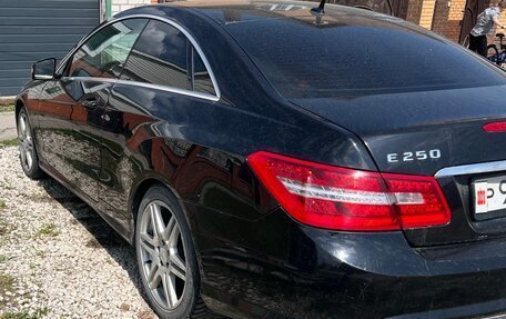 Mercedes-Benz E-Класс, 2011 год, 1 300 000 рублей, 6 фотография