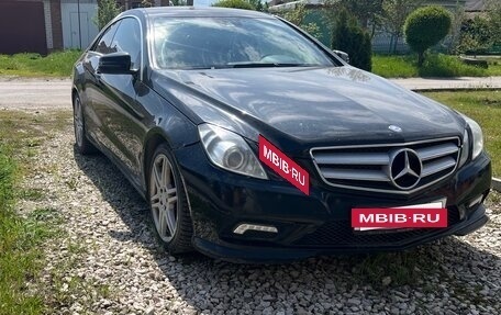 Mercedes-Benz E-Класс, 2011 год, 1 300 000 рублей, 3 фотография