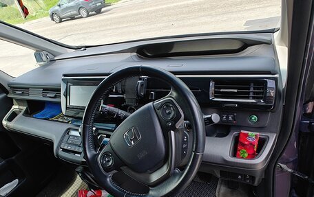 Honda Stepwgn IV, 2016 год, 1 950 000 рублей, 16 фотография