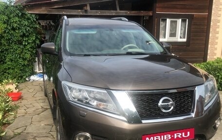 Nissan Pathfinder, 2014 год, 2 090 000 рублей, 2 фотография