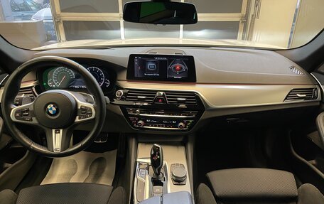 BMW 5 серия, 2019 год, 4 200 000 рублей, 14 фотография