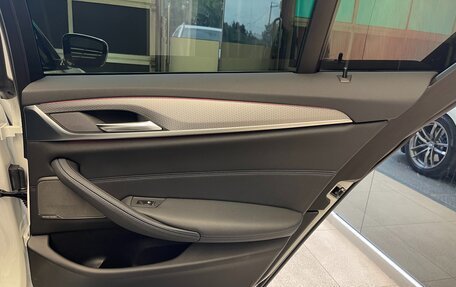 BMW 5 серия, 2019 год, 4 200 000 рублей, 23 фотография