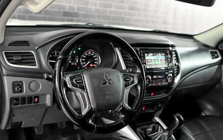 Mitsubishi L200 IV рестайлинг, 2018 год, 2 140 000 рублей, 12 фотография