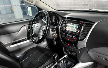 Mitsubishi L200 IV рестайлинг, 2018 год, 2 140 000 рублей, 18 фотография