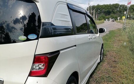 Honda Freed I, 2010 год, 1 100 000 рублей, 10 фотография