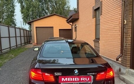 BMW 5 серия, 2015 год, 1 850 000 рублей, 2 фотография