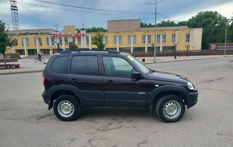 Chevrolet Niva I рестайлинг, 2018 год, 760 000 рублей, 3 фотография
