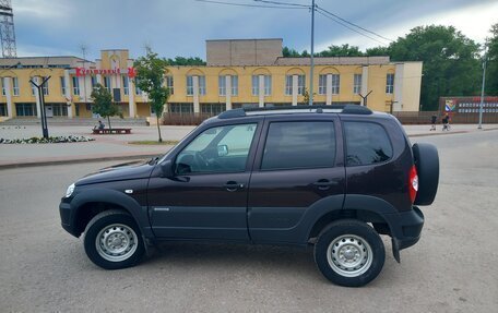 Chevrolet Niva I рестайлинг, 2018 год, 760 000 рублей, 4 фотография