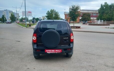 Chevrolet Niva I рестайлинг, 2018 год, 760 000 рублей, 5 фотография
