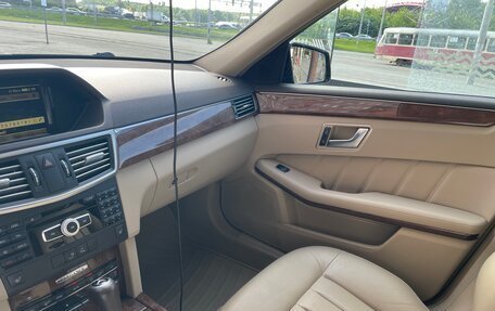 Mercedes-Benz E-Класс, 2011 год, 1 790 000 рублей, 5 фотография