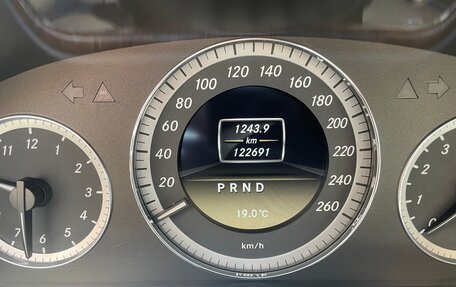 Mercedes-Benz E-Класс, 2011 год, 1 790 000 рублей, 6 фотография