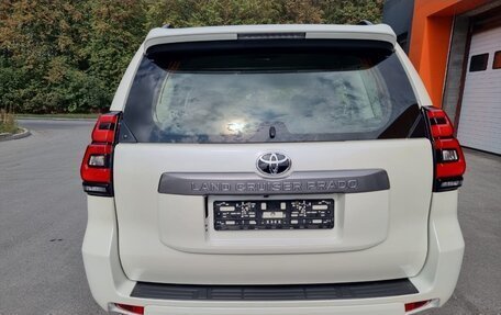 Toyota Land Cruiser Prado 150 рестайлинг 2, 2021 год, 5 700 000 рублей, 15 фотография