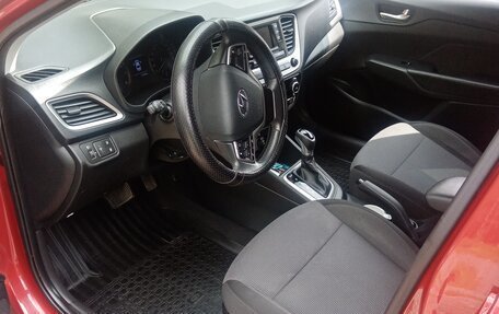 Hyundai Solaris II рестайлинг, 2018 год, 1 350 000 рублей, 3 фотография