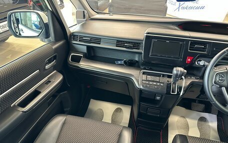 Honda Stepwgn IV, 2016 год, 2 299 900 рублей, 14 фотография