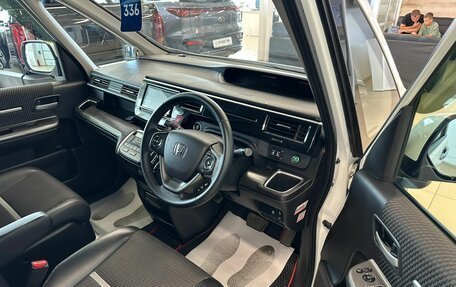 Honda Stepwgn IV, 2016 год, 2 299 900 рублей, 10 фотография