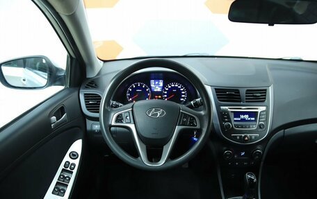 Hyundai Solaris II рестайлинг, 2016 год, 990 000 рублей, 12 фотография