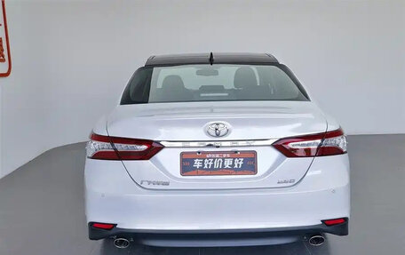 Toyota Camry, 2021 год, 2 400 000 рублей, 4 фотография