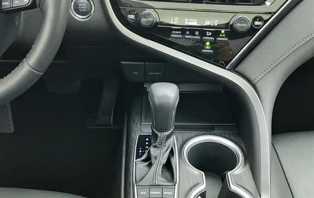 Toyota Camry, 2021 год, 2 400 000 рублей, 13 фотография