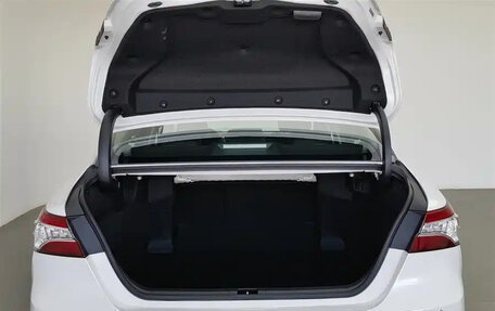 Toyota Camry, 2021 год, 2 400 000 рублей, 16 фотография